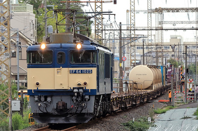 EF64-1025