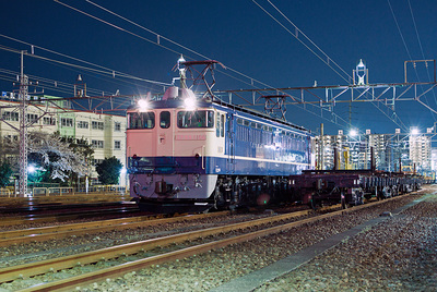 EF65-1106と夜桜