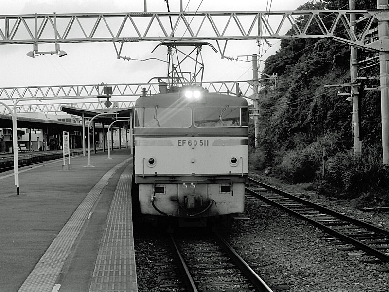 紀勢本線客車列車を牽引するEF60-511 | TRAVAIR Railway Photograph