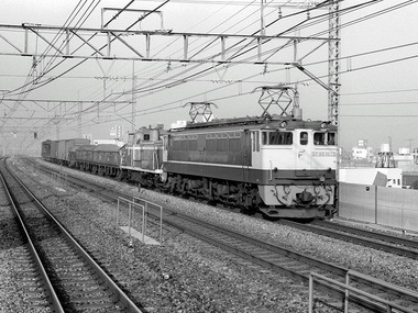 EF65-1072+DE10