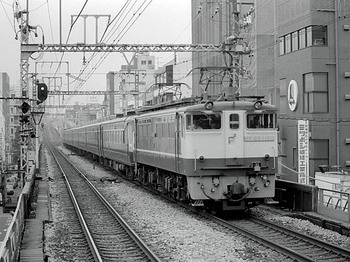 EF65-1100牽引のSETが浅草橋駅を通過