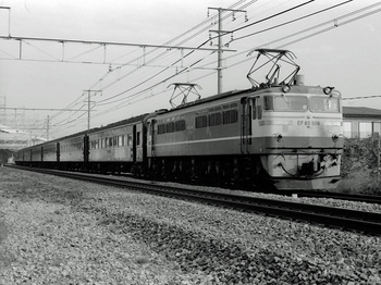 EF65-505牽引の旧型客車