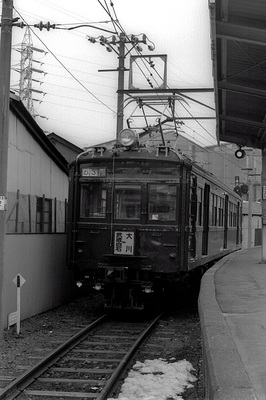 クモハ12武蔵白石駅