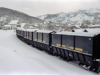 雪が被った石炭輸送